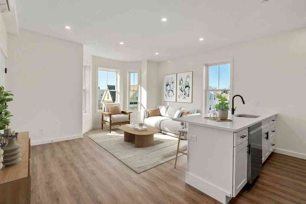 Condo For Sale - 43-45 Blossom Street #6<br/> Chelsea, MA 02150
