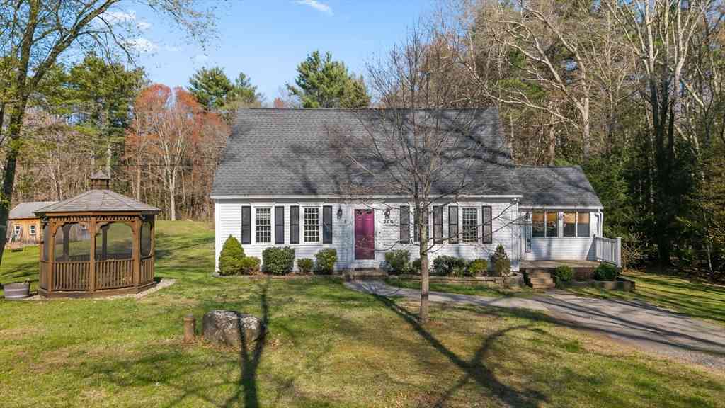 Homes For Sale - 200 New Boston Rd<br/> Worcester County, Sturbridge, MA 01566