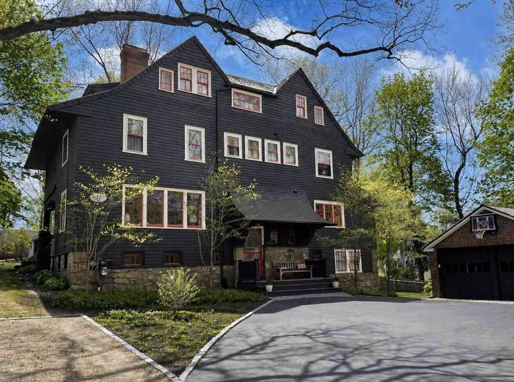Homes For Sale - 70 Curve St<br/> Wellesley, MA 02482
