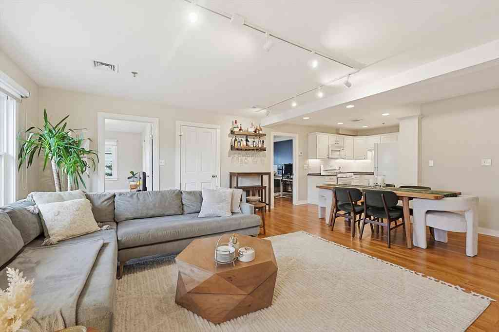 Condo For Sale - 12 Benton St #4<br/> Stoneham, MA 02180