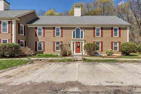 Condo For Sale - 35 Essex Green Ln #D<br/> Essex County, Peabody, MA 01960