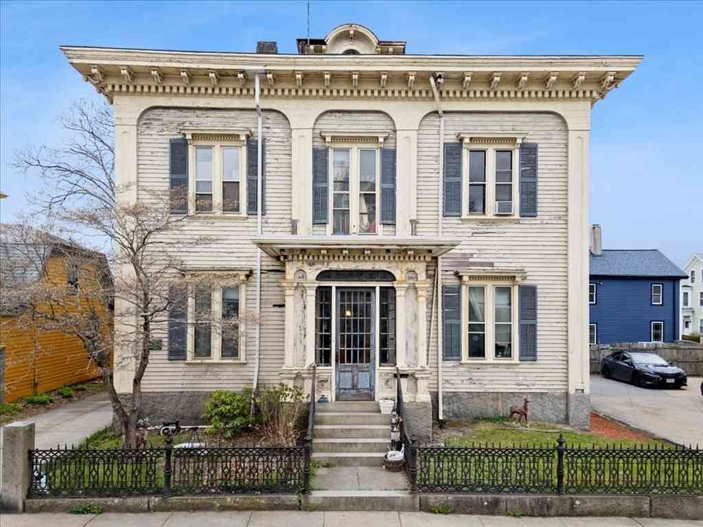 Homes For Sale - 179 Cottage St<br/> New Bedford, MA 02740