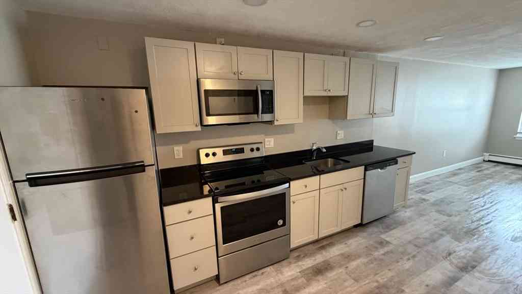 Apartment For Rent - 32 Bradford Street #9<br/> Concord, MA 01742