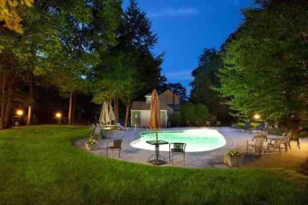 Homes For Rent - 2393 Lake Shore Rd<br/> Gilford, NH 03249