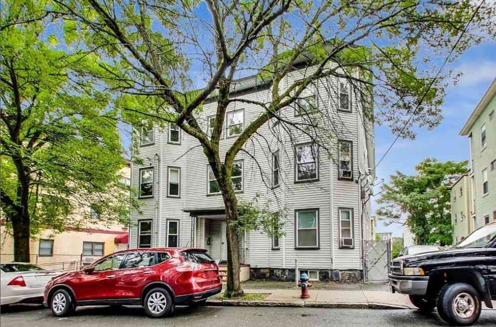Homes For Rent - 109 Walnut St<br/> Somerville, MA 02145
