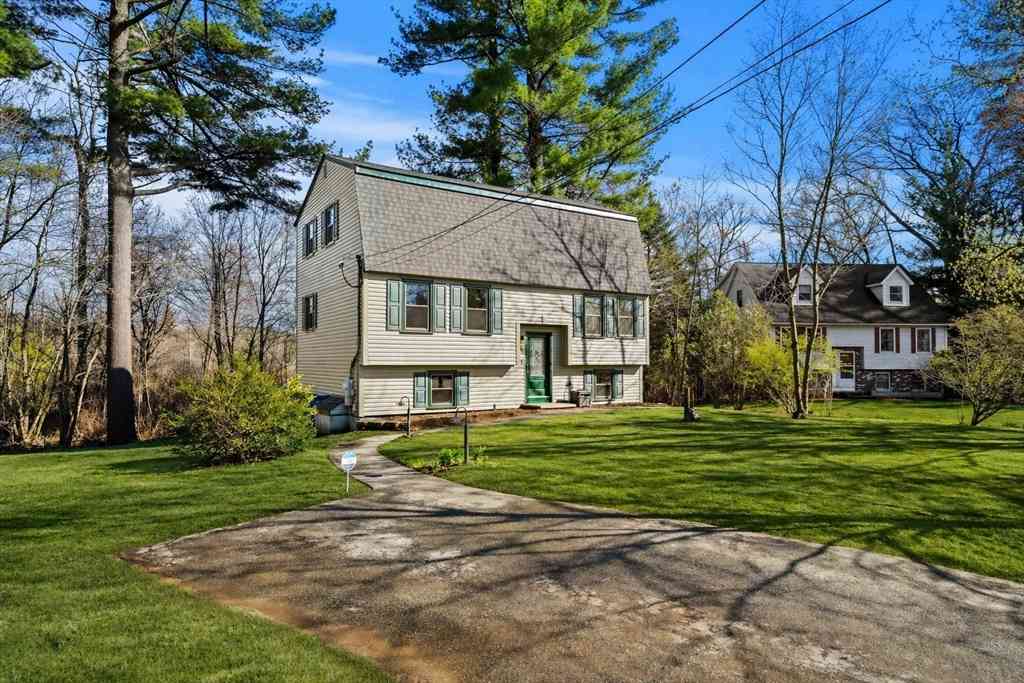 Homes For Sale - 83 Cinnamon Circle<br/> Middlesex County, Tewksbury, MA 01876