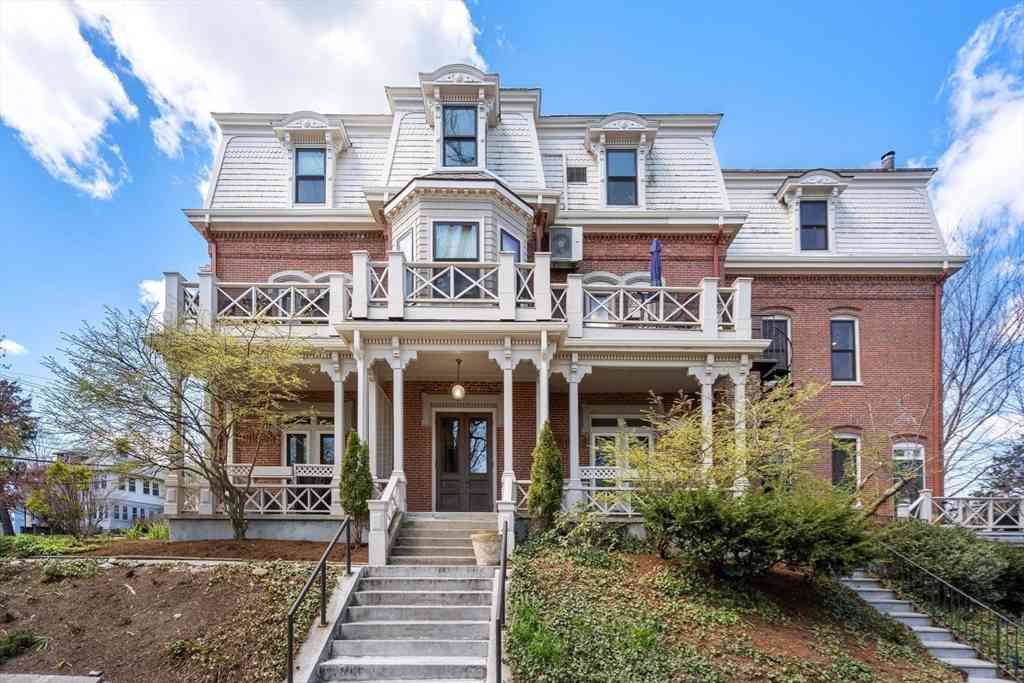 Condo For Sale - 101 Summit Ave #D<br/> Brookline, MA 02446