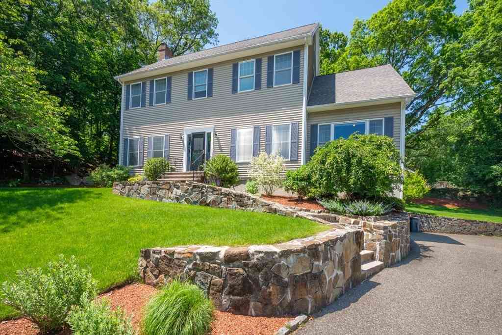 Homes For Sale - 3 Paris Way<br/> Middlesex County, Woburn, MA 01801