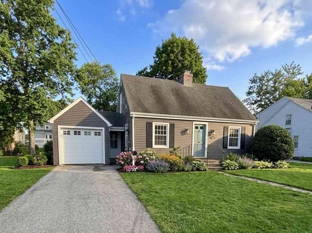 Homes For Sale - 8 Birmingham Rd<br/> Worcester, MA 01606