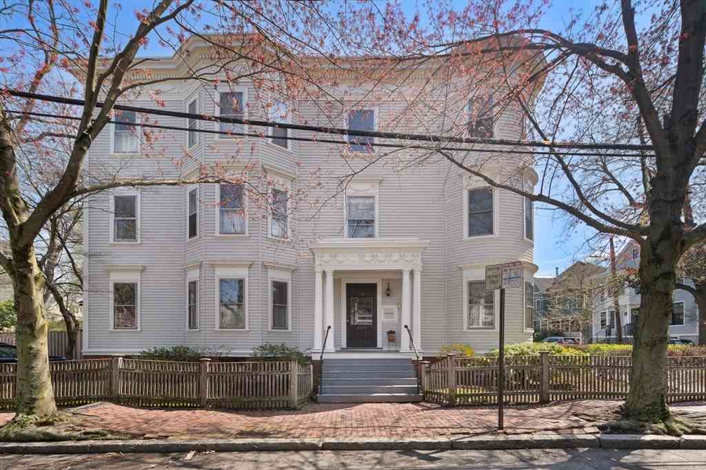 Condo For Sale - 24 Ellsworth Ave #1<br/> Middlesex County, Cambridge, MA 02139