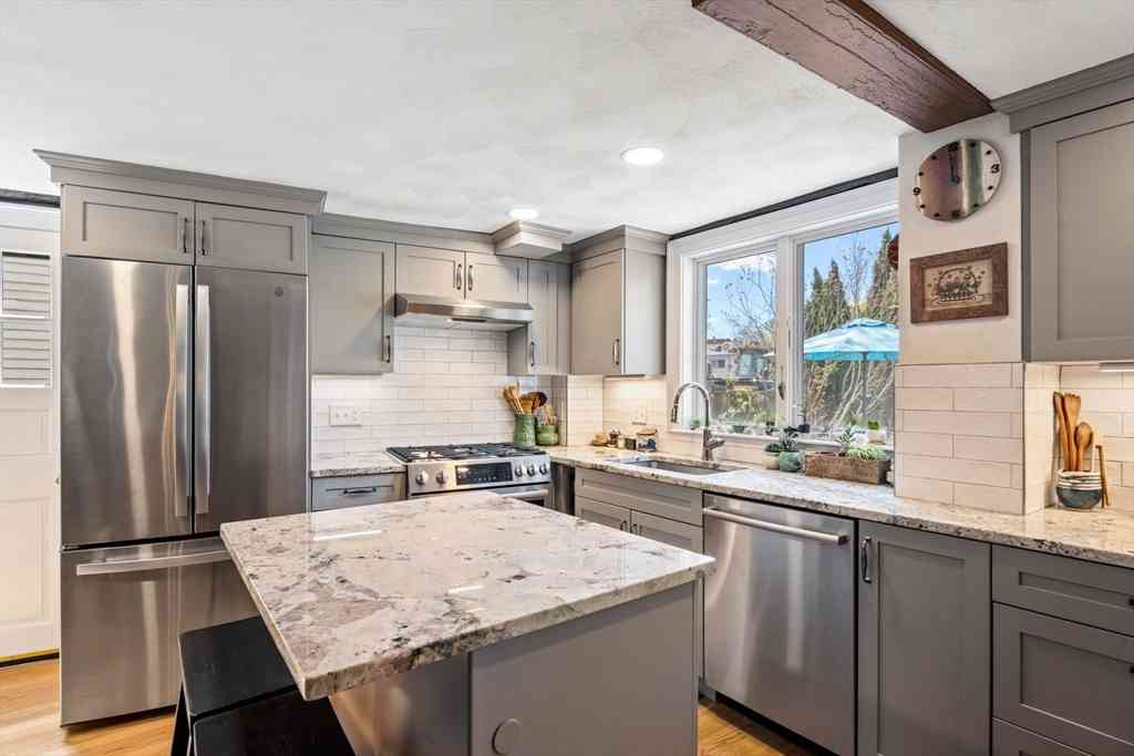 Condo For Sale - 5 N Pine Street #2<br/> Salem, MA 01970
