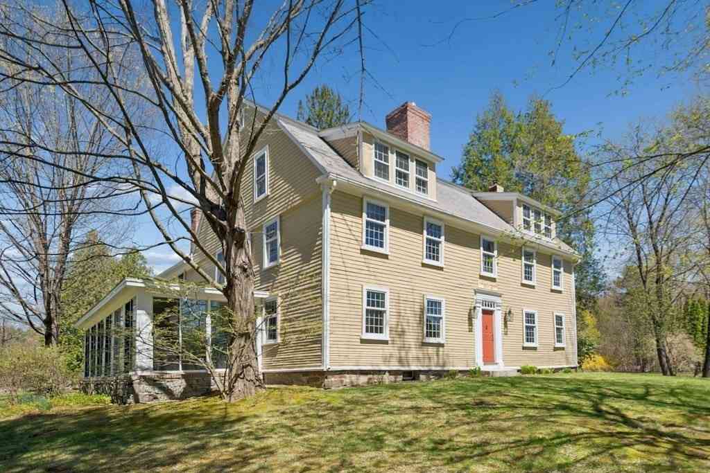 Homes For Sale - 302 Church Street<br/> Worcester County, Northborough, MA 01532