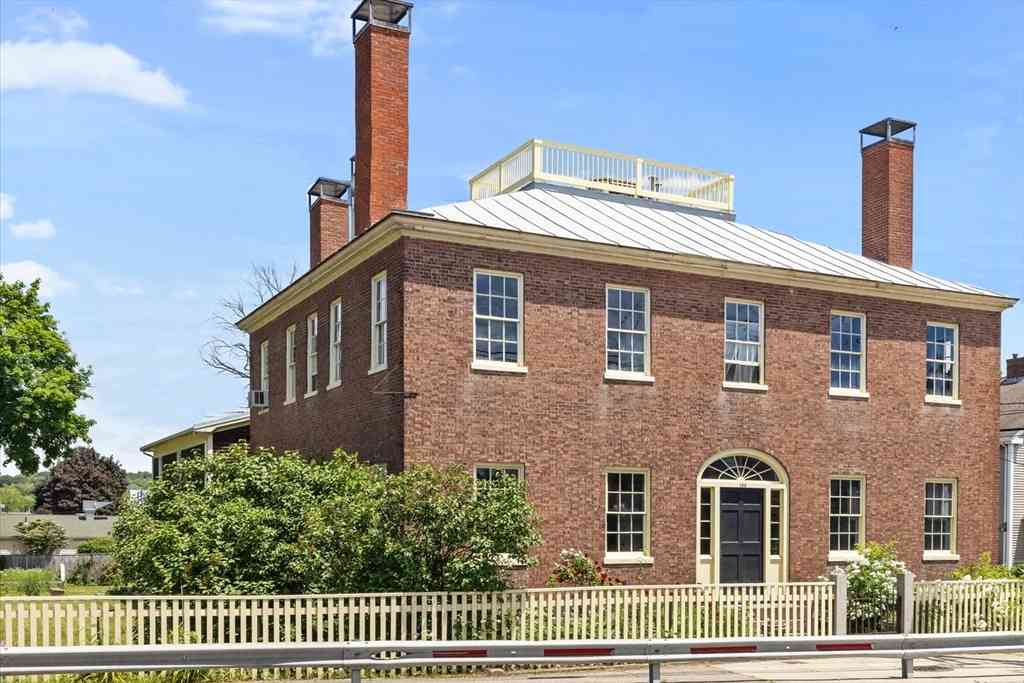 Multifamily For Rent - 166 High Street<br/> Danvers, MA 01923