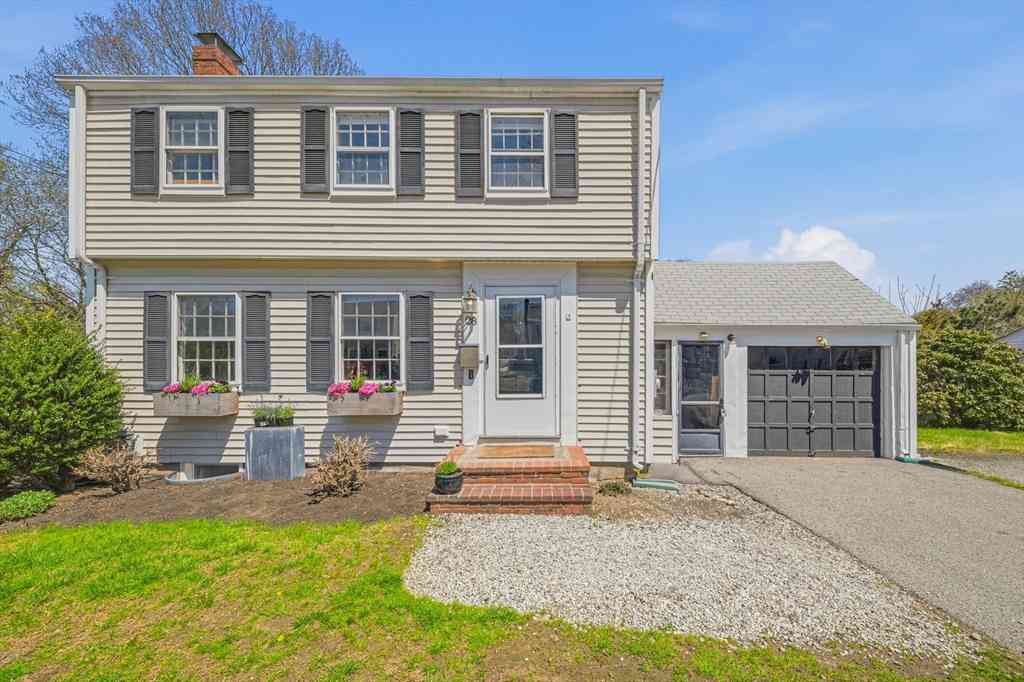 Homes For Sale - 28 Lilly Ln<br/> Dedham, MA 02026