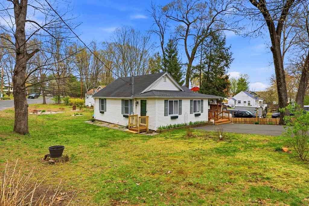 Homes For Sale - 1 Echo Rd<br/> Southwick, MA 01077