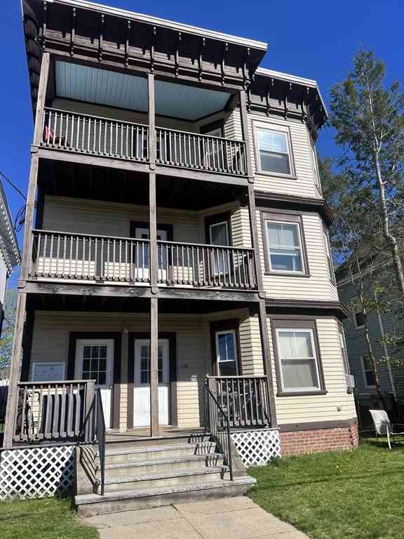 Apartment For Rent - 174 Pine St #3<br/> Attleboro, MA 02703