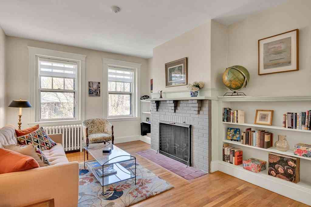 Condo For Sale - 36 Linnaean St #12A<br/> Cambridge, MA 02138