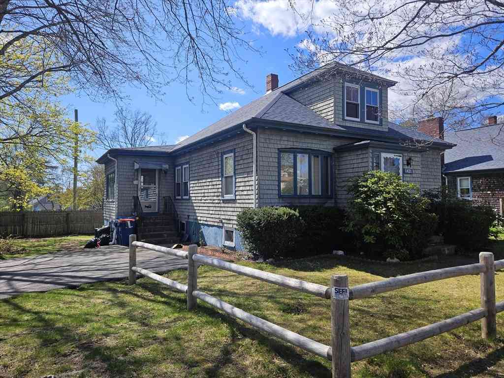 Homes For Rent - 1421 Morton Ave<br/> New Bedford, MA 02745