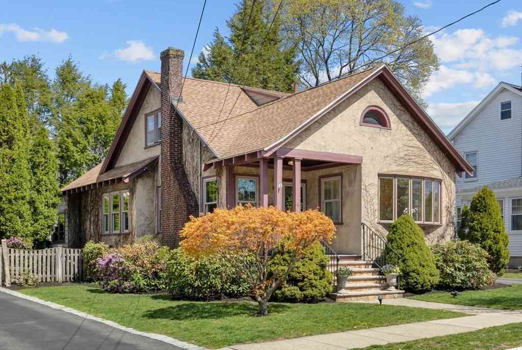 Homes For Sale - 18 Glendale Ave<br/> Melrose, MA 02176