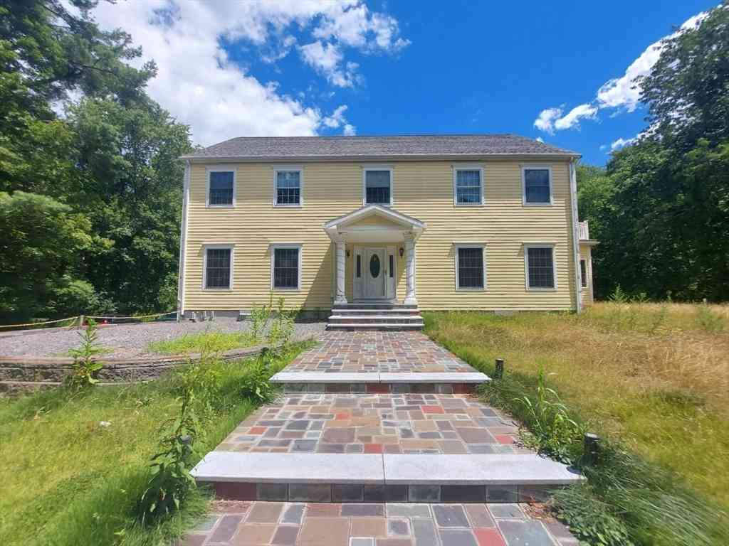 Homes For Rent - 1 Chestnut St<br/> Dover, MA 02030
