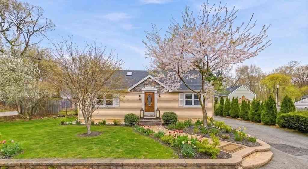 Homes For Sale - 39 Brook St<br/> Bristol County, Mansfield, MA 02048