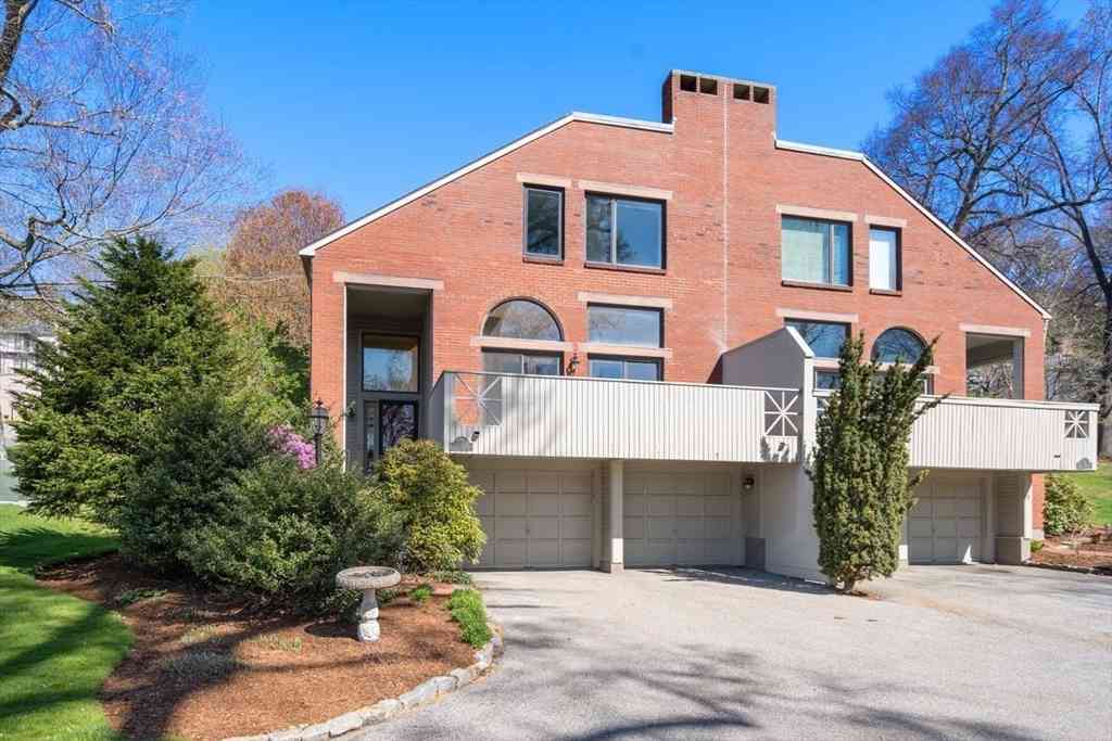 Condo For Sale - 3 Catlin Rd #3<br/> Brookline, MA 02445