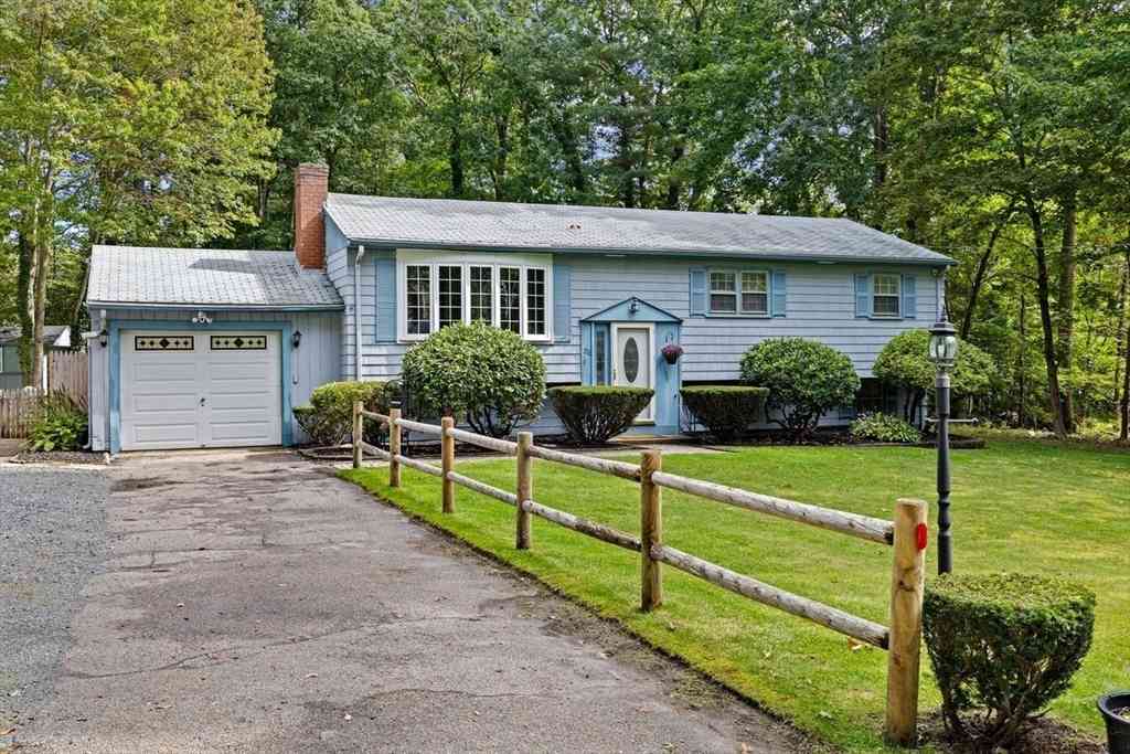 Homes For Sale - 276 Woodland Drive<br/> Plymouth County, Hanover, MA 02339