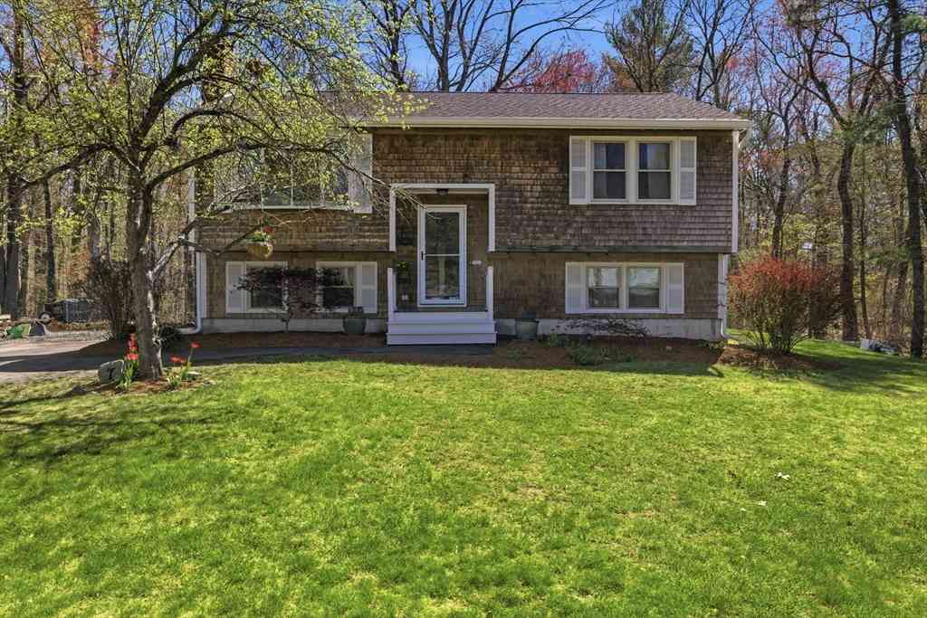 Homes For Sale - 7 Barrows Ct<br/> Bristol County, Norton, MA 02766