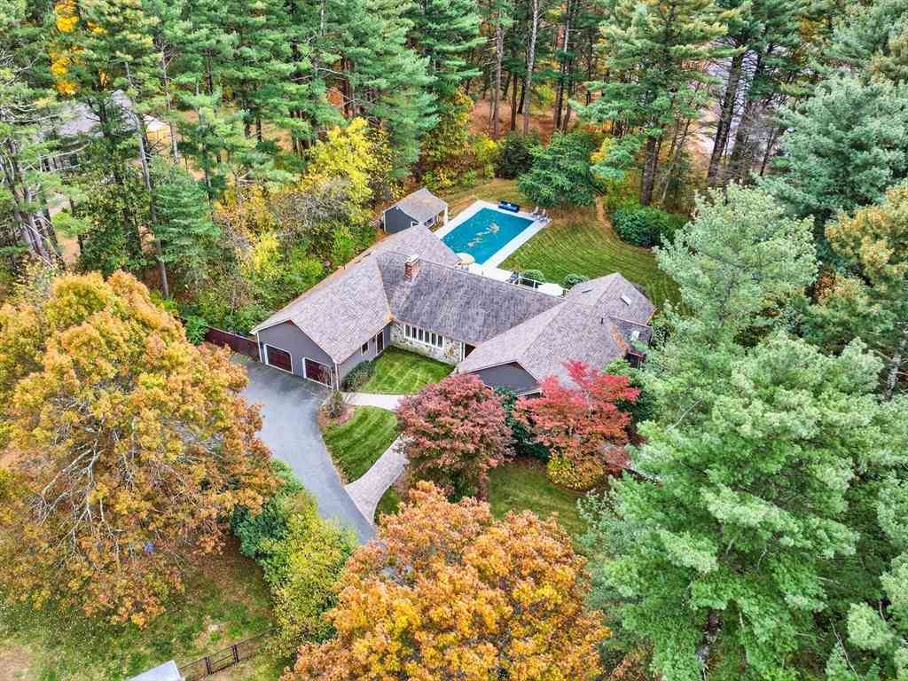 Homes For Sale - 13 Old Colony Rd<br/> Foxboro, MA 02035