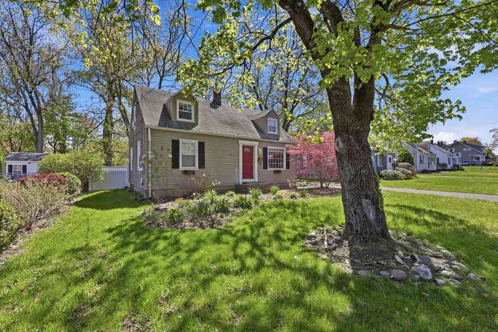 Homes For Sale - 182 Ely Ave<br/> Hampden County, West Springfield, MA 01089