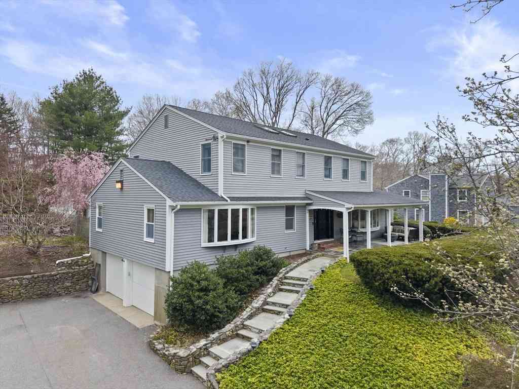 Homes For Sale - 13 Woodvale Ave<br/> Plymouth, MA 02360