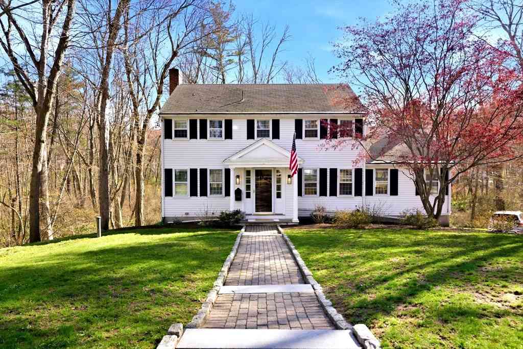 Homes For Sale - 14 Minuteman Road<br/> Hingham, MA 02043