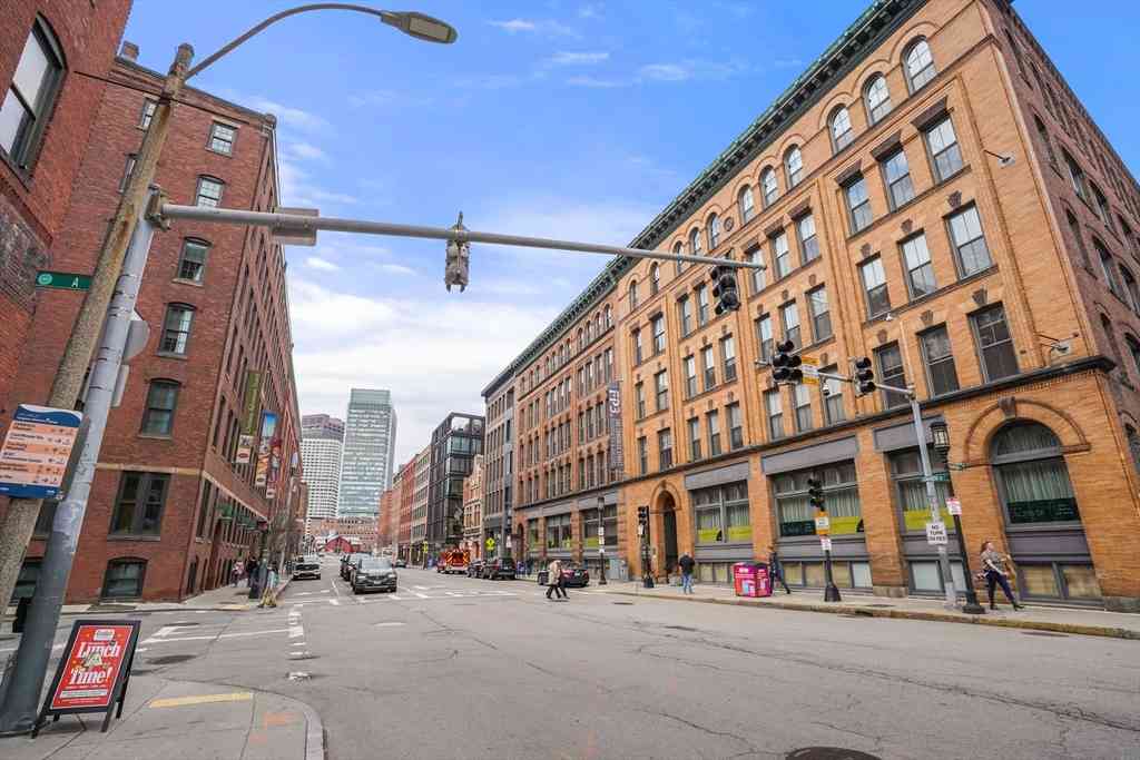 Condo For Sale - 346-354 Congress St #106<br/> Boston, MA 02210