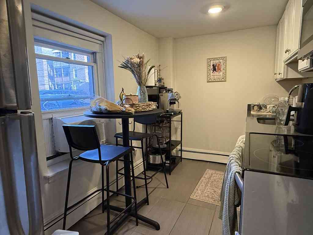 Apartment For Rent - 1871 Beacon St #2<br/> Brookline, MA 02445
