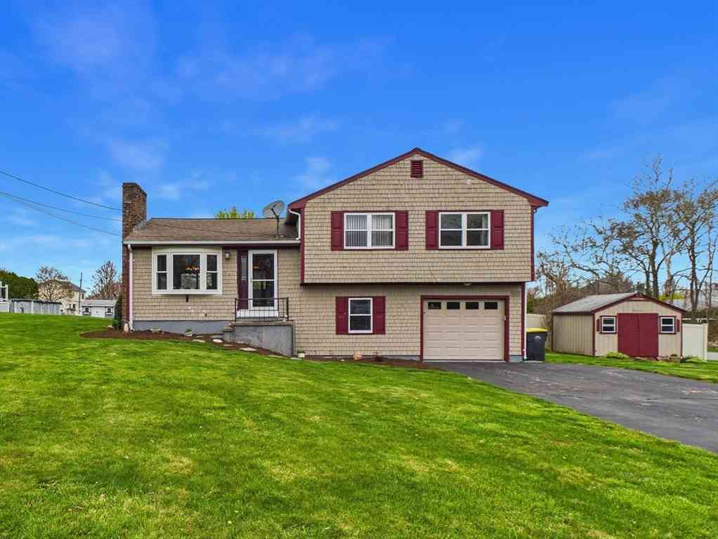 Homes For Sale - 18 Duke St<br/> Somerset, MA 02726