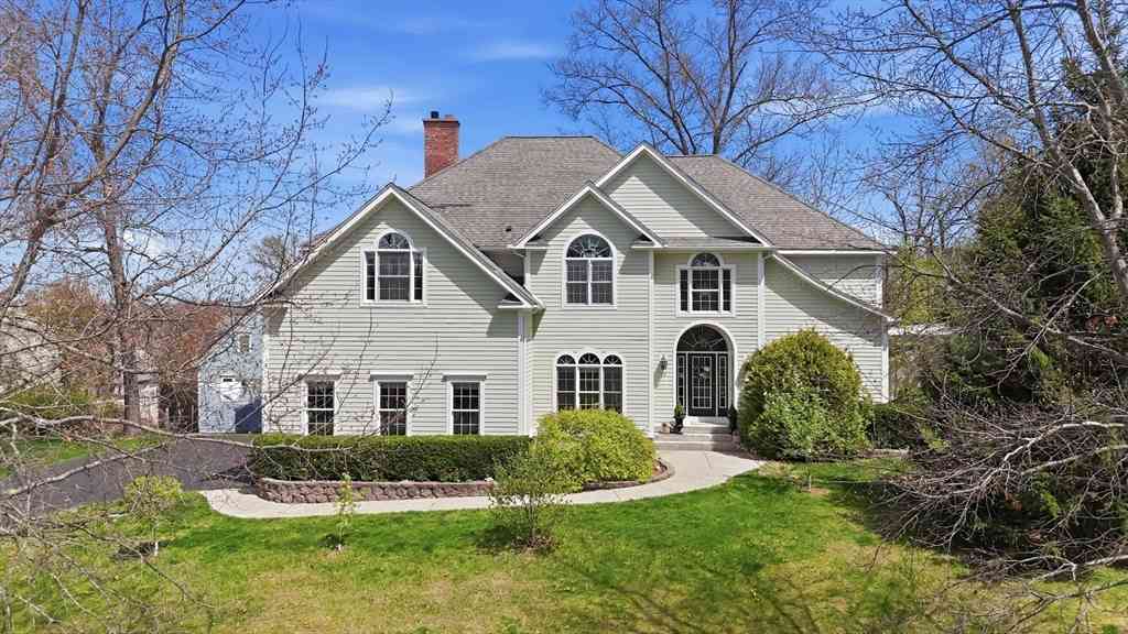 Homes For Sale - 12 White Pine Road<br/> Hampshire County, Amherst, MA 01002