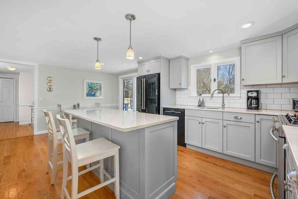 Homes For Sale - 10 Park Ln<br/> Barnstable County, Brewster, MA 02631
