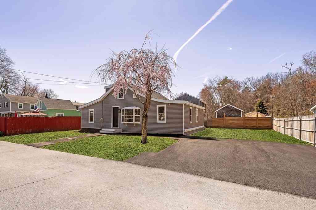 Homes For Sale - 21 Evergreen Street<br/> Dartmouth, MA 02747