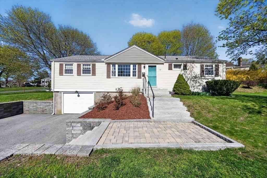 Homes For Sale - 72 Ledgebrook Rd<br/> Weymouth, MA 02190