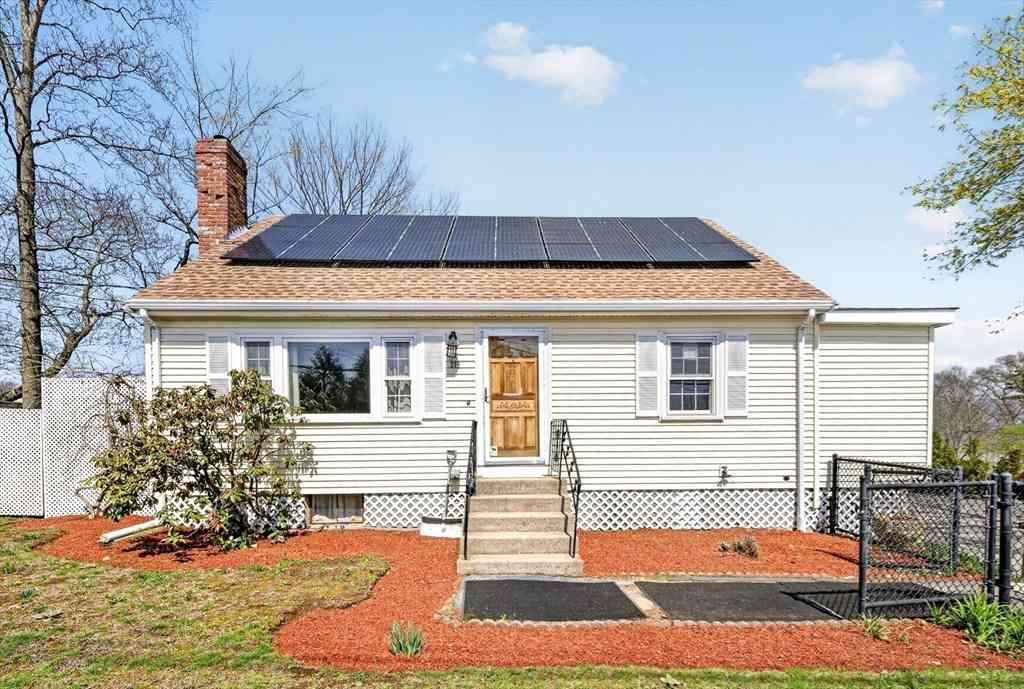 Homes For Sale - 216 Hartford Ave<br/> Bellingham, MA 02019