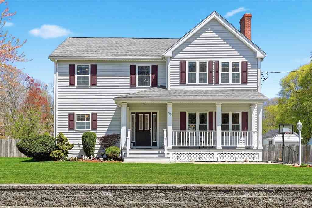 Homes For Sale - 15 Squanto Road<br/> Middlesex County, Woburn, MA 01801