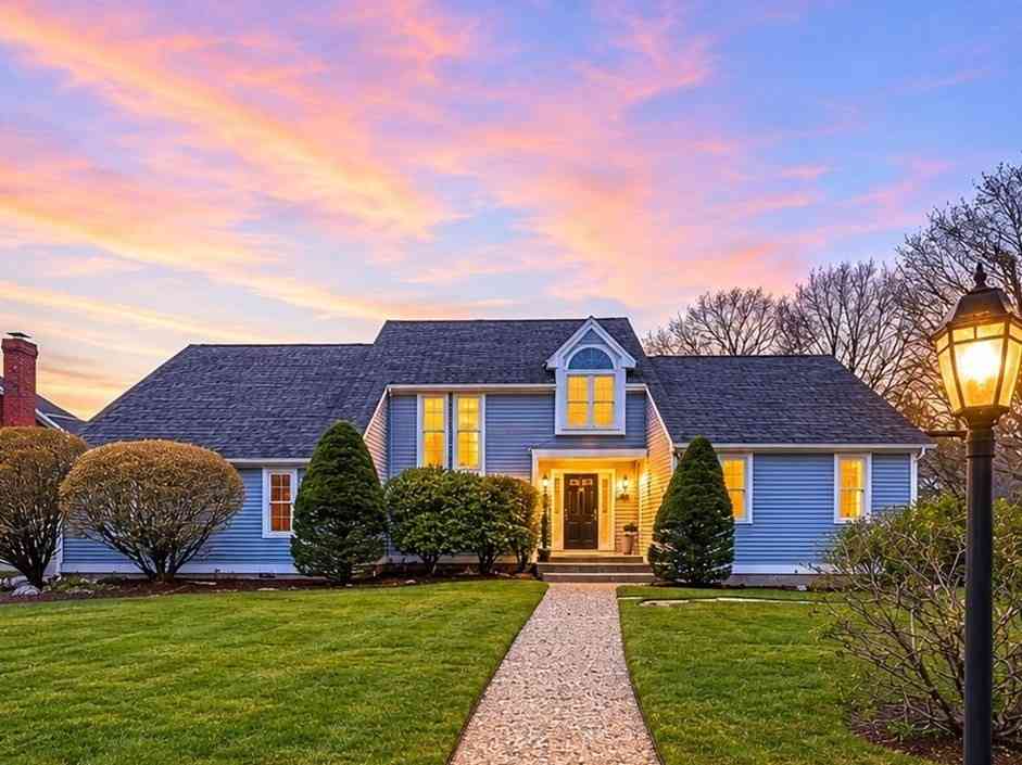 Homes For Sale - 20 Blacksmith Way<br/> Saugus, MA 01906