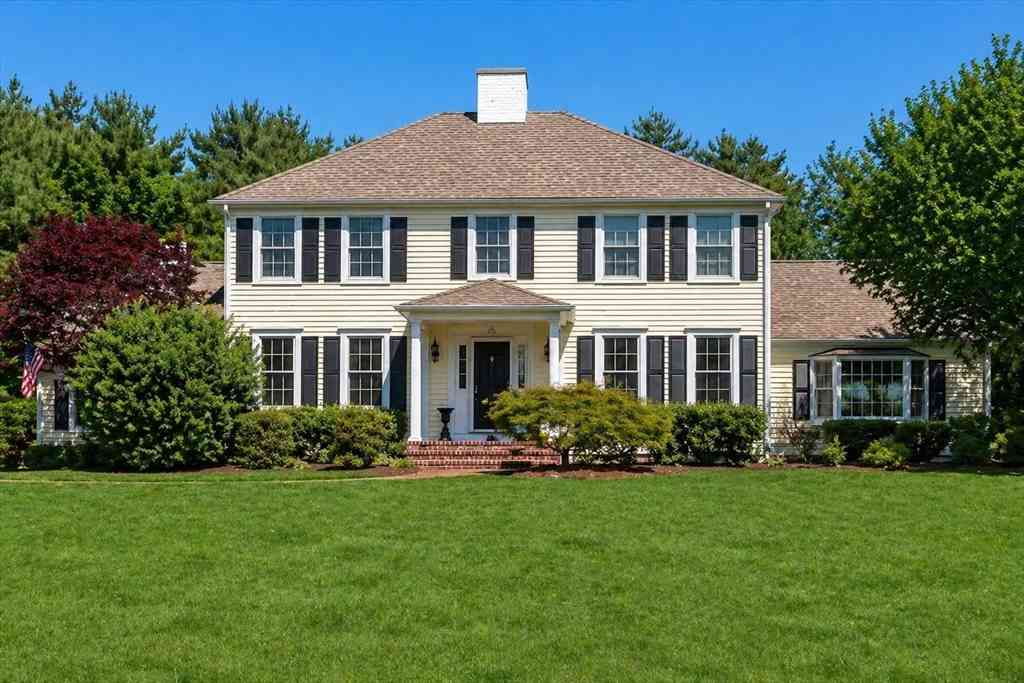 Homes For Sale - 22 Cross St<br/> Plymouth County, Norwell, MA 02061