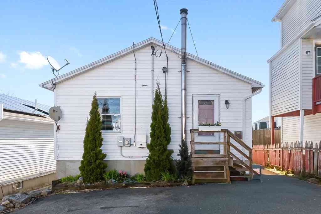 Multifamily For Rent - 4 Alpine Ct<br/> Gloucester, MA 01930