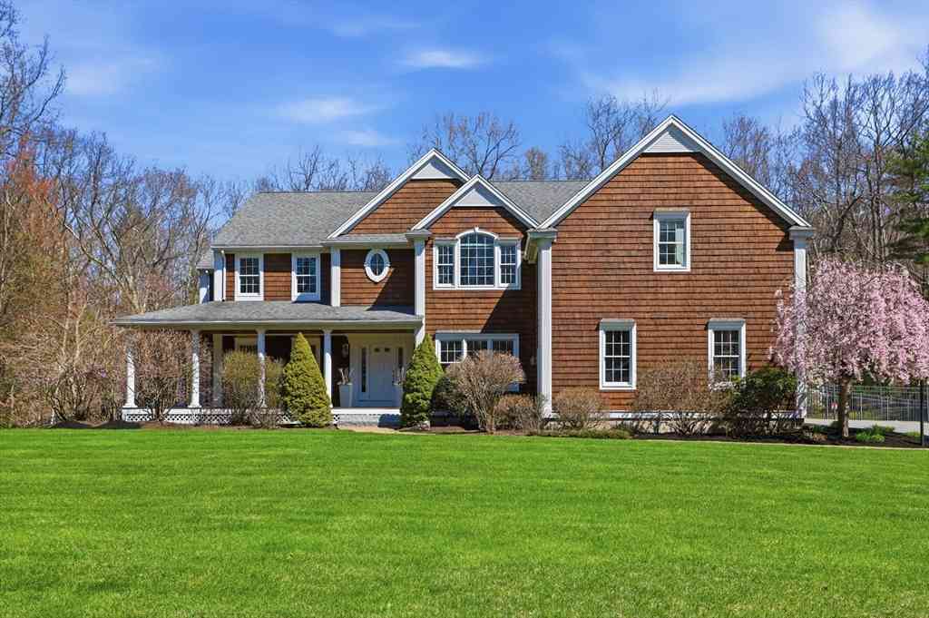 Homes For Sale - 3 Oak Knoll Road<br/> Middlesex County, Carlisle, MA 01741