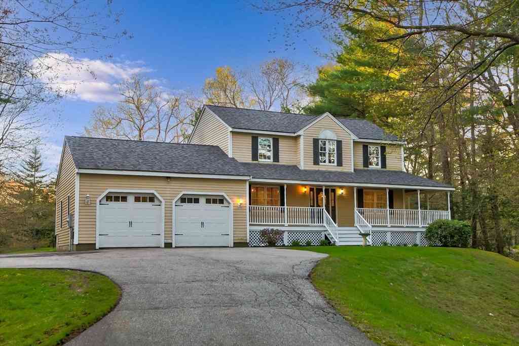 Homes For Sale - 112 Taunton St<br/> Plainville, MA 02762