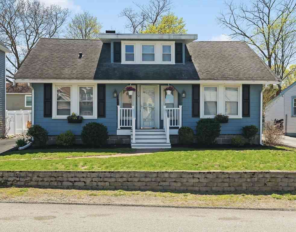 Homes For Sale - 19 Lake Shore Dr<br/> Weymouth, MA 02189