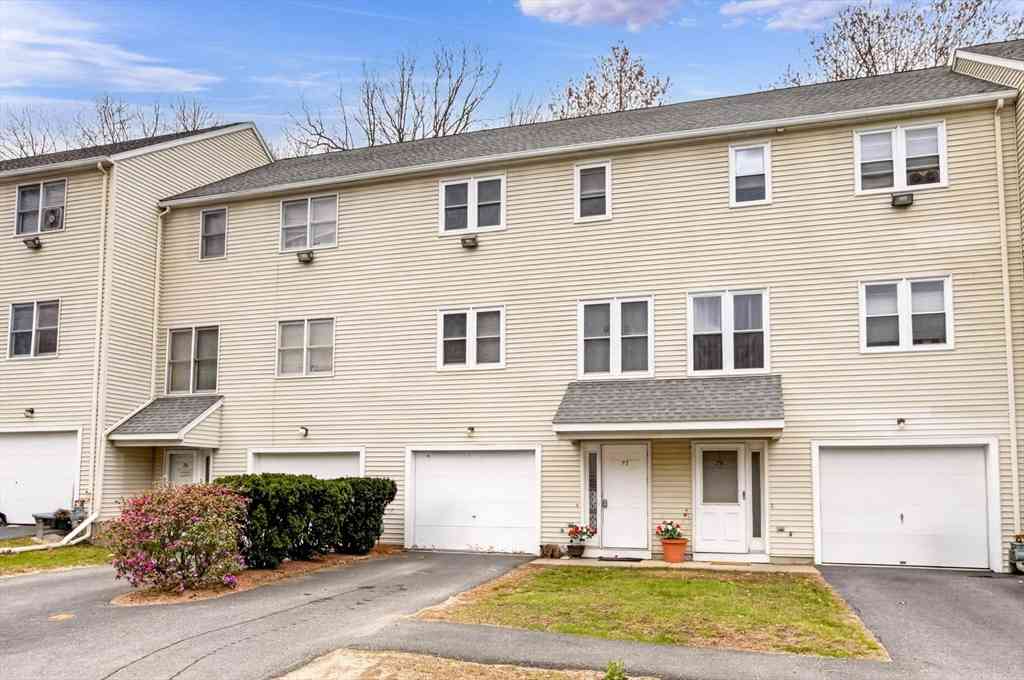Condo For Sale - 27 Towle Dr #27<br/> Worcester County, Holden, MA 01520