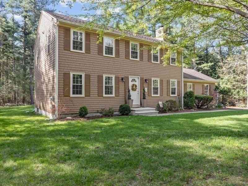 Homes For Sale - 87 Pickens Street<br/> Plymouth County, Lakeville, MA 02347