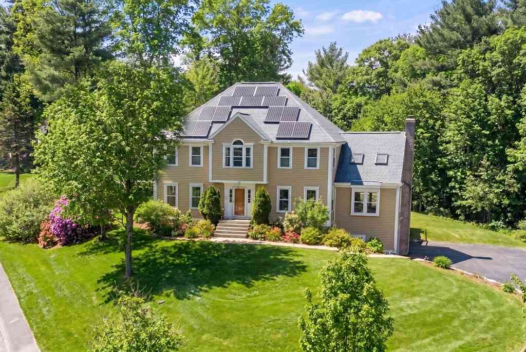 Homes For Sale - 16 Heather Lane<br/> Worcester County, Southborough, MA 01772